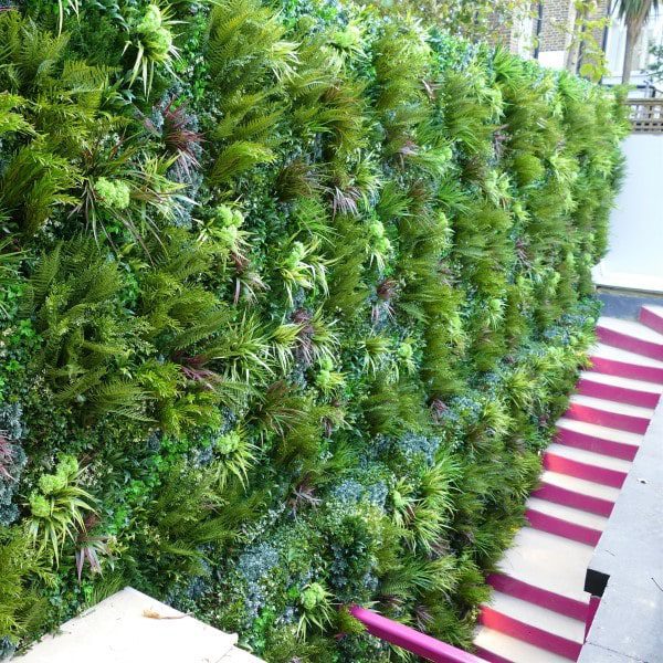 Outdoor Privacy Screening & Topical Greenery